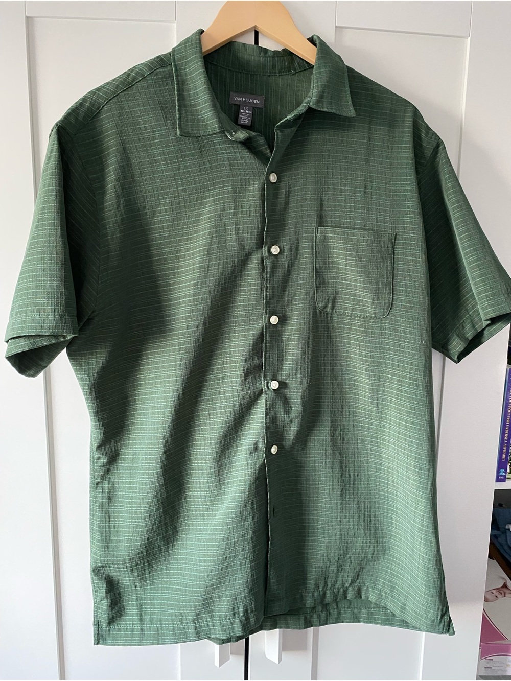 Van Heusen Men's Green Short-Sleeve Button-Down Shirt